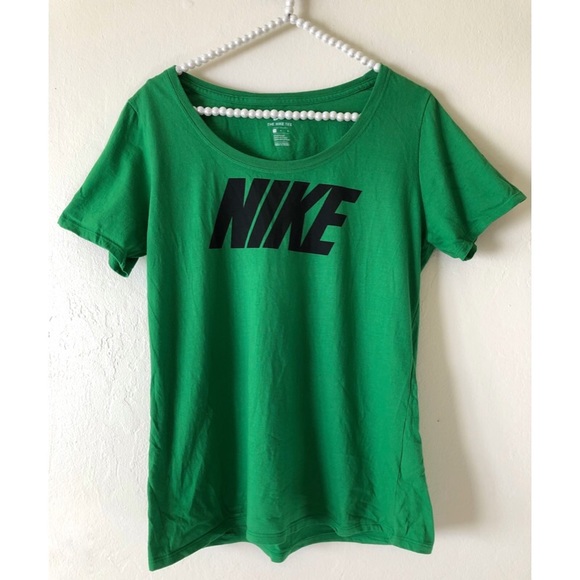 Nike Tops - Nike Scoop Neck Short Sleeve Graphic T-Shirt